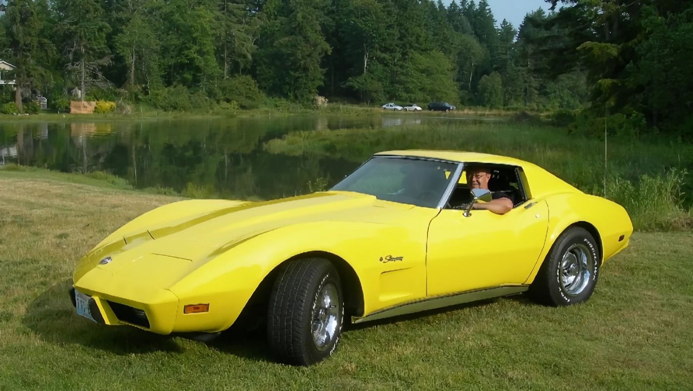 Click to Enlarge-Esc to Close Corvette Generations/C3/C3 1976 Yellow top Courson.webp